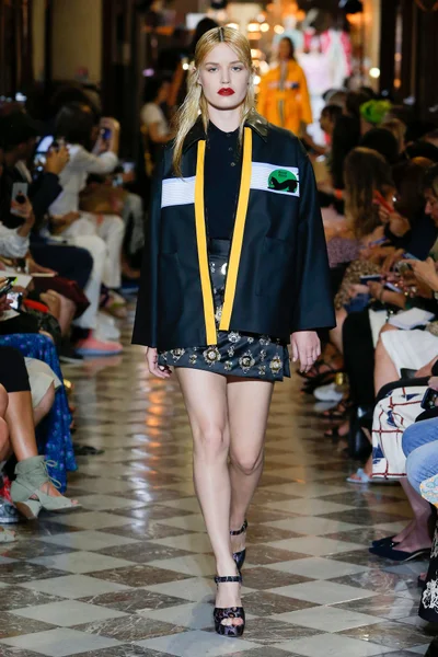 Look 23